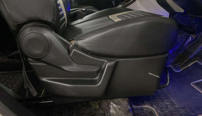 2019 Maruti New Wagon-R ZXI 1.2 AMT, Petrol, Automatic, 12,164 km, Driver Side Adjustment Panel