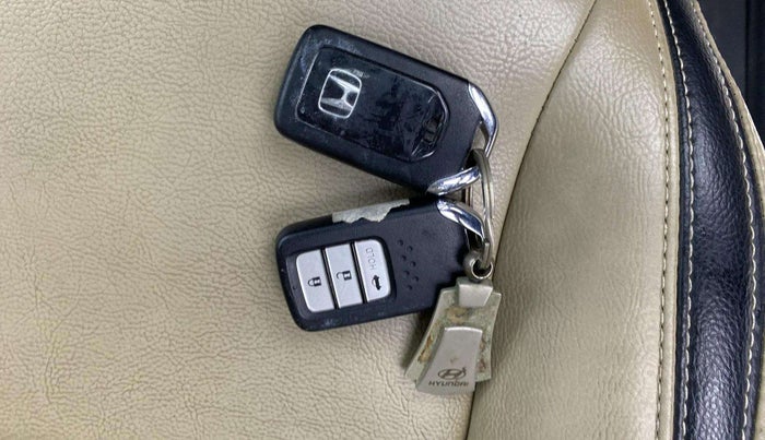 2022 Honda Amaze 1.2L I-VTEC VX CVT, Petrol, Automatic, 58,091 km, Key Close Up