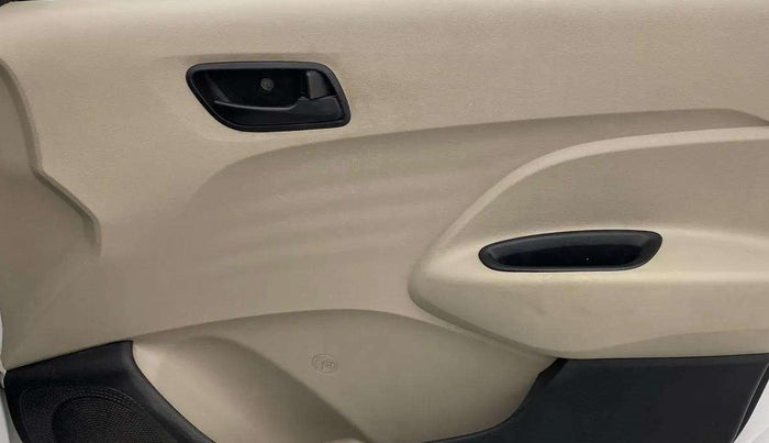 2020 Hyundai NEW SANTRO ERA EXECUTIVE, Petrol, Manual, 73,213 km, Driver Side Door Panels Control