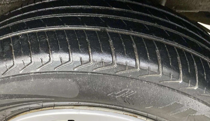 2020 Maruti New Wagon-R LXI CNG 1.0, CNG, Manual, 71,937 km, Left Front Tyre Tread