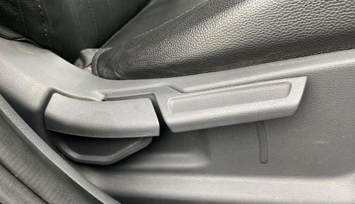 2019 Hyundai GRAND I10 NIOS SPORTZ AMT 1.2 KAPPA VTVT, Petrol, Automatic, 72,451 km, Driver Side Adjustment Panel