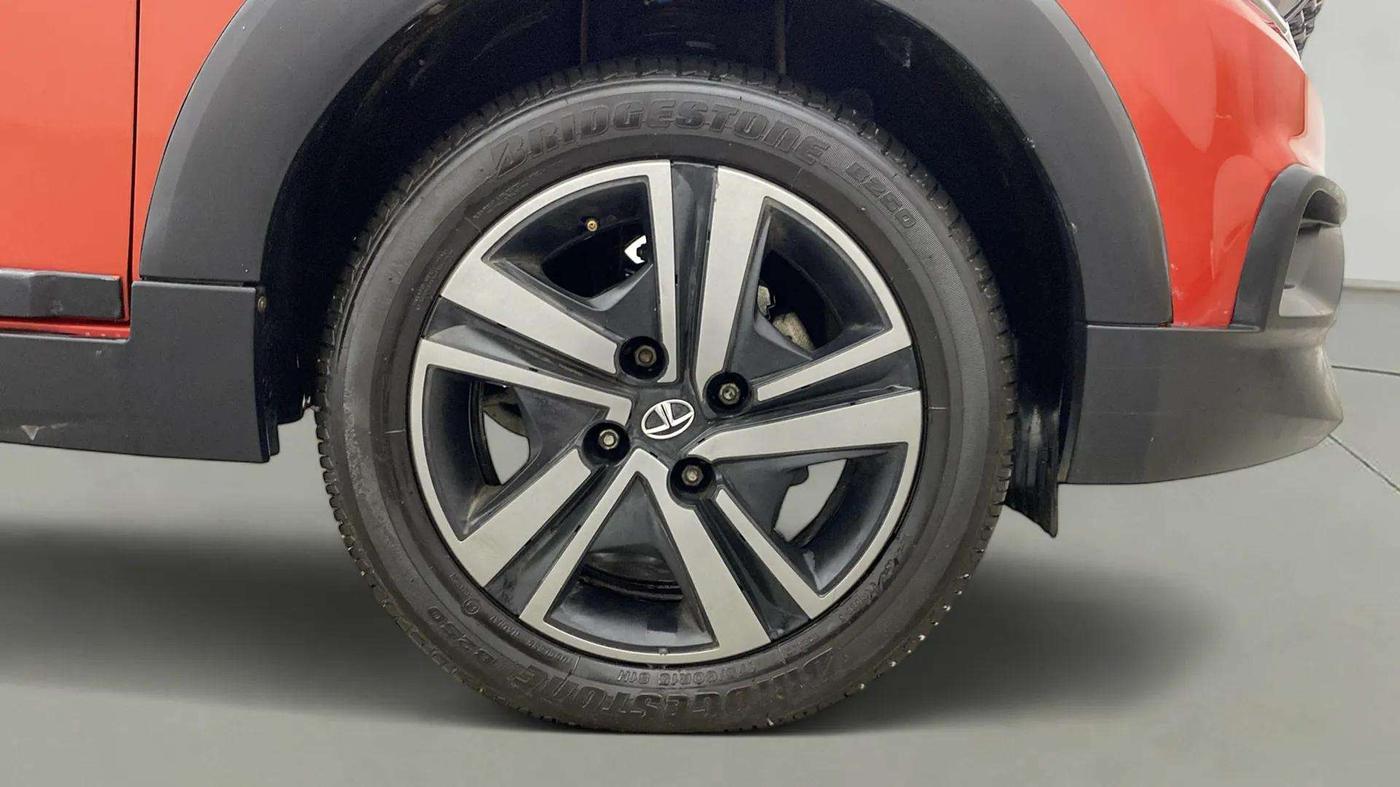 2023 Tata TIAGO NRG XZ AMT, Petrol, Automatic, 7,057 km, Right Front Wheel