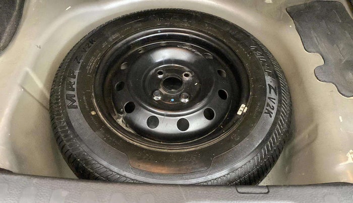 2014 Maruti Swift Dzire VXI, Petrol, Manual, 96,196 km, Dicky (Boot door) - Tool missing