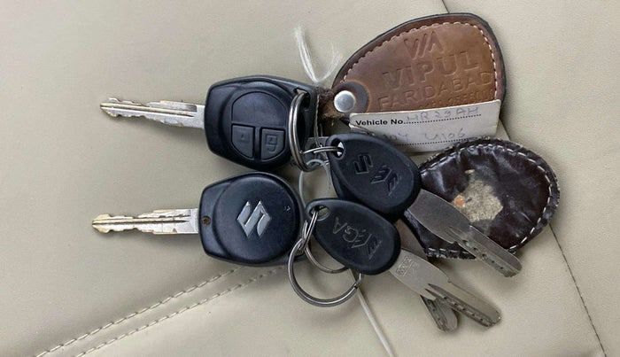 2014 Maruti Swift Dzire VXI, Petrol, Manual, 96,196 km, Key Close Up
