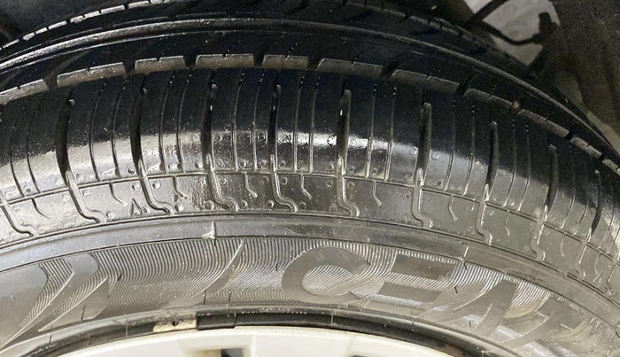 2014 Maruti Swift Dzire VXI, Petrol, Manual, 96,196 km, Left Front Tyre Tread