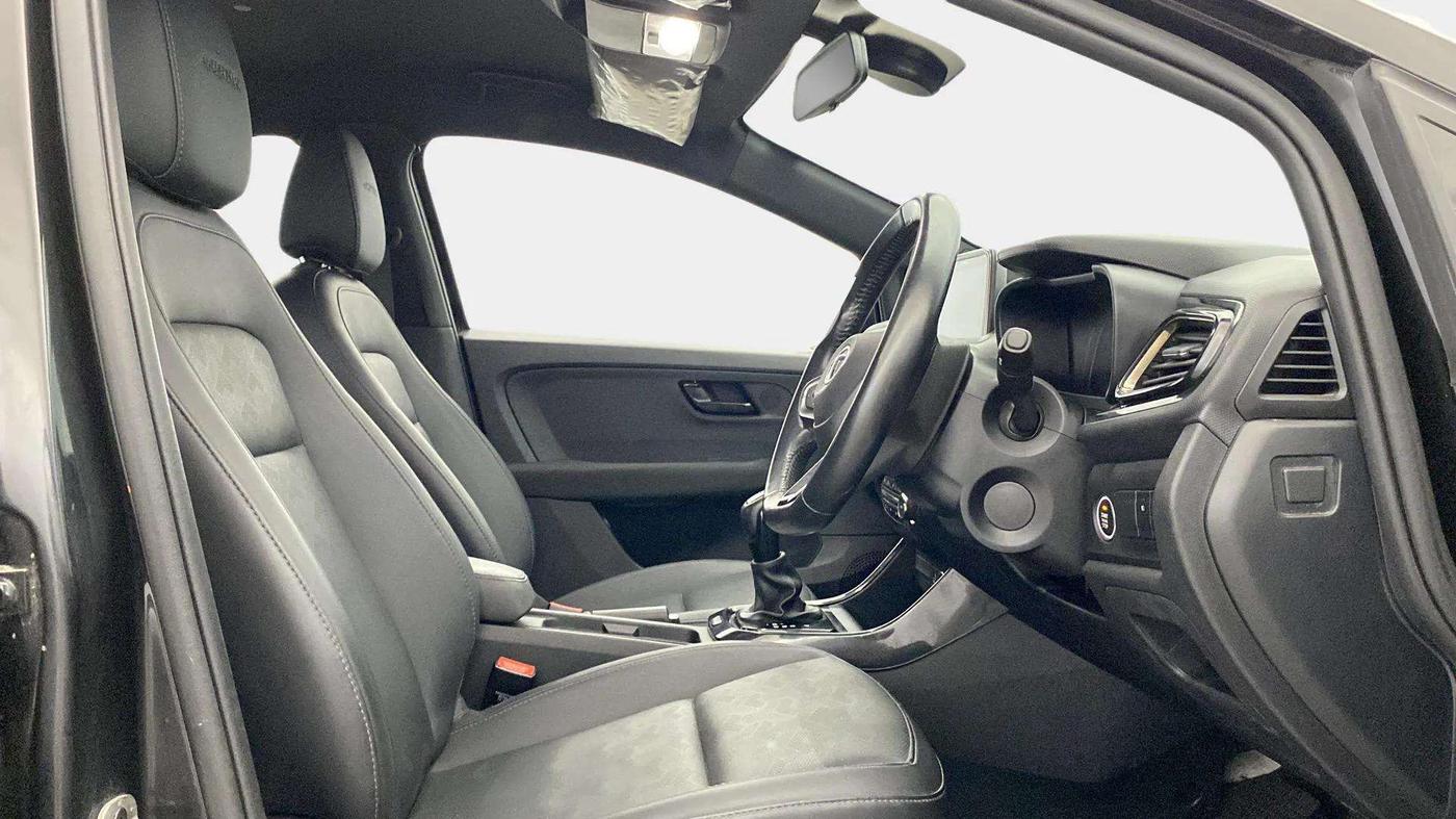 2022 Tata ALTROZ XZA PLUS DARK EDTION, Petrol, Automatic, 25,180 km, Right Side Front Door Cabin