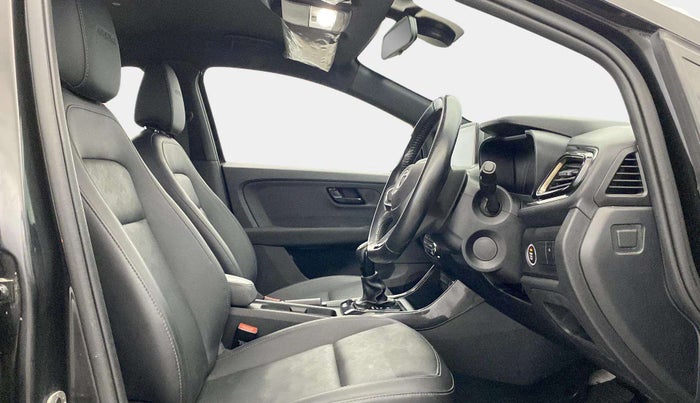2022 Tata ALTROZ XZA PLUS DARK EDTION, Petrol, Automatic, 25,167 km, Right Side Front Door Cabin