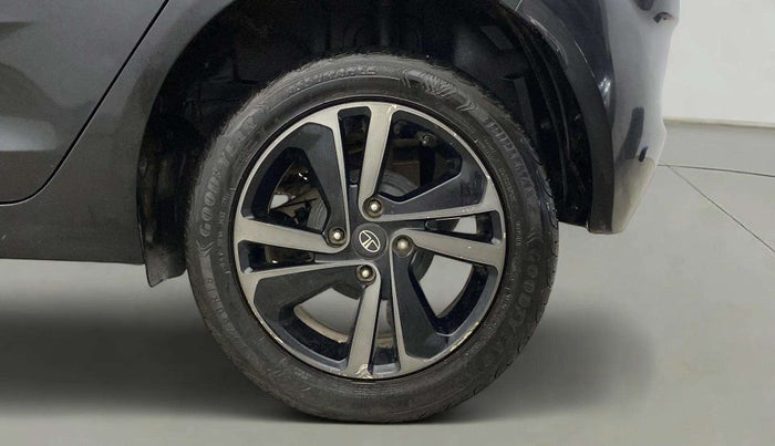 2022 Tata ALTROZ XZA PLUS DARK EDTION, Petrol, Automatic, 25,167 km, Left Rear Wheel