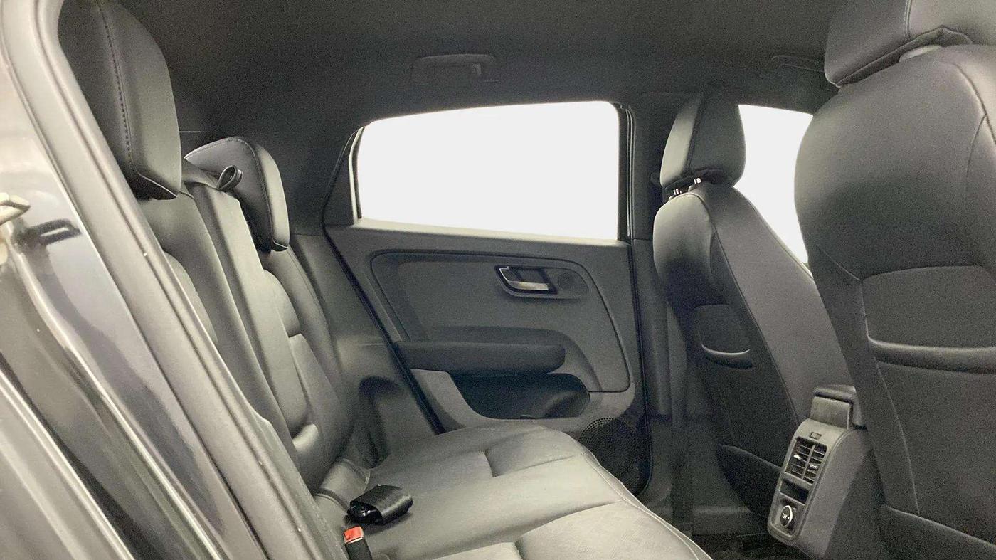 2022 Tata ALTROZ XZA PLUS DARK EDTION, Petrol, Automatic, 25,180 km, Right Side Rear Door Cabin
