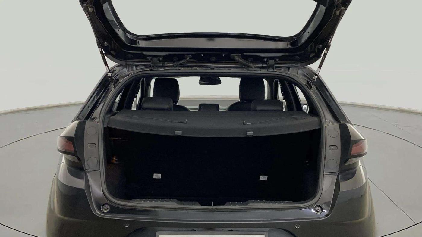 2022 Tata ALTROZ XZA PLUS DARK EDTION, Petrol, Automatic, 25,180 km, Boot Open Zoomed View