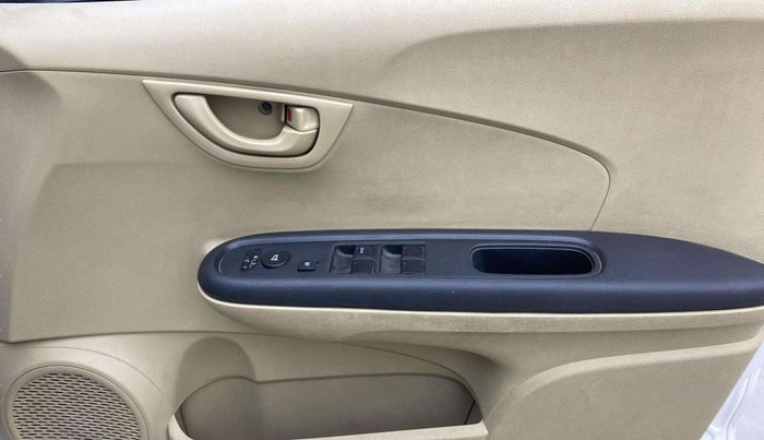 2017 Honda Amaze 1.2L I-VTEC S, Petrol, Manual, 40,337 km, Right front window switch / handle - Window making noise/ moving slow