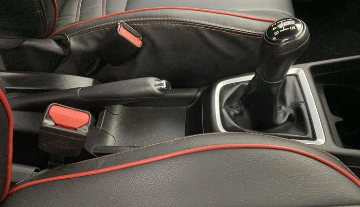 2021 Maruti Swift VXI, Petrol, Manual, 30,246 km, Gear Lever