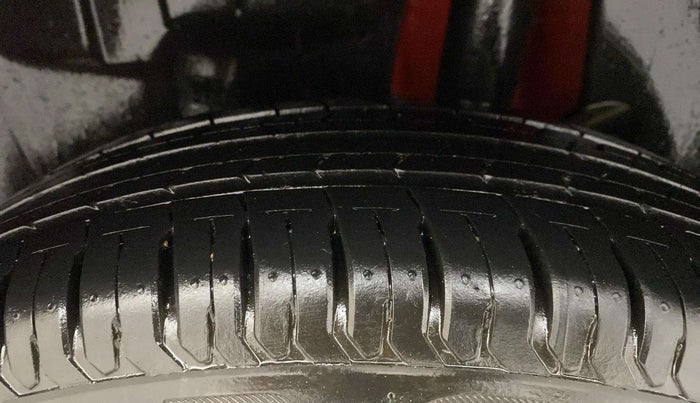 2021 Maruti Swift VXI, Petrol, Manual, 30,246 km, Left Rear Tyre Tread
