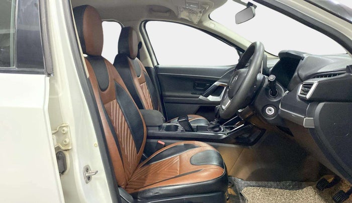 2019 Tata Harrier XM 2.0L KRYOTEC, Diesel, Manual, 47,187 km, Right Side Front Door Cabin
