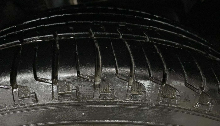 2019 Tata Harrier XM 2.0L KRYOTEC, Diesel, Manual, 47,187 km, Right Rear Tyre Tread