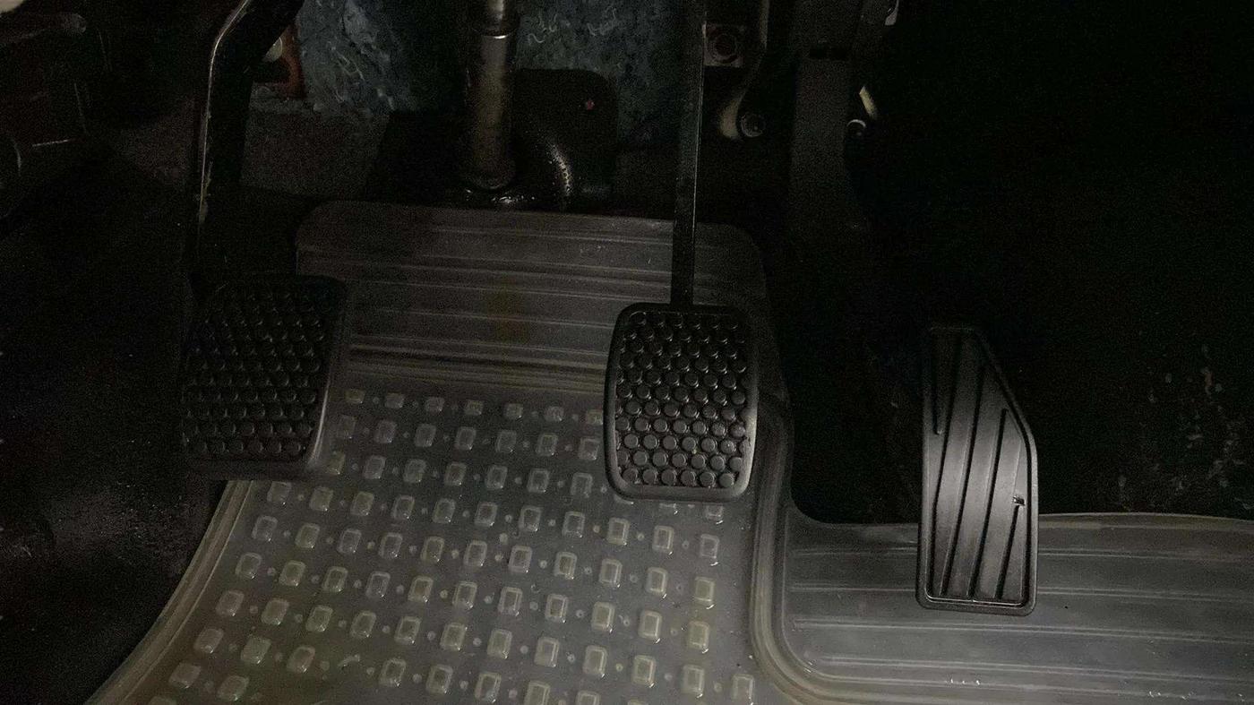 2020 Maruti Alto VXI, Petrol, Manual, 24,537 km, Pedals