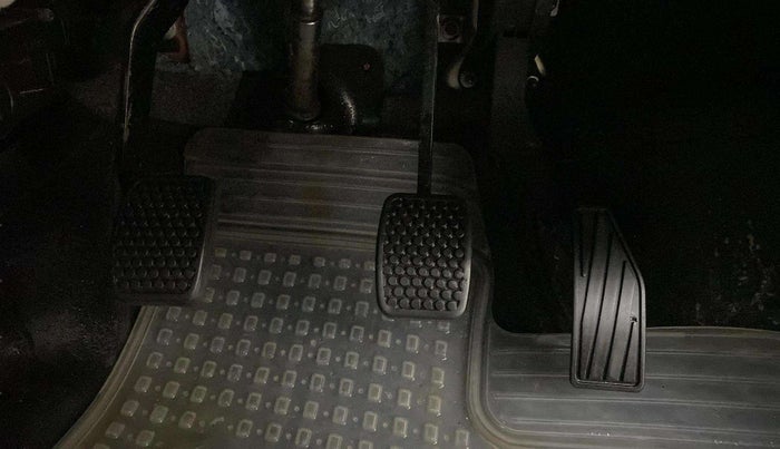2020 Maruti Alto VXI, Petrol, Manual, 24,537 km, Pedals