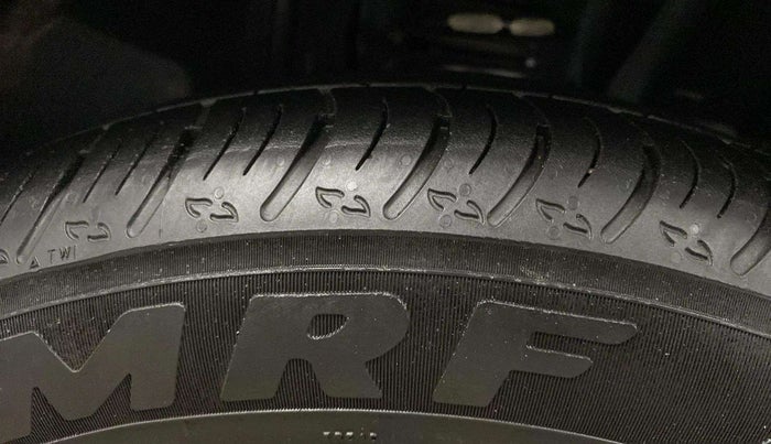 2022 Renault Kiger RXZ TURBO CVT DUAL TONE, Petrol, Automatic, 7,271 km, Right Front Tyre Tread