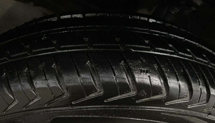 2013 Maruti Wagon R 1.0 LXI CNG, CNG, Manual, 96,226 km, Right Rear Tyre Tread