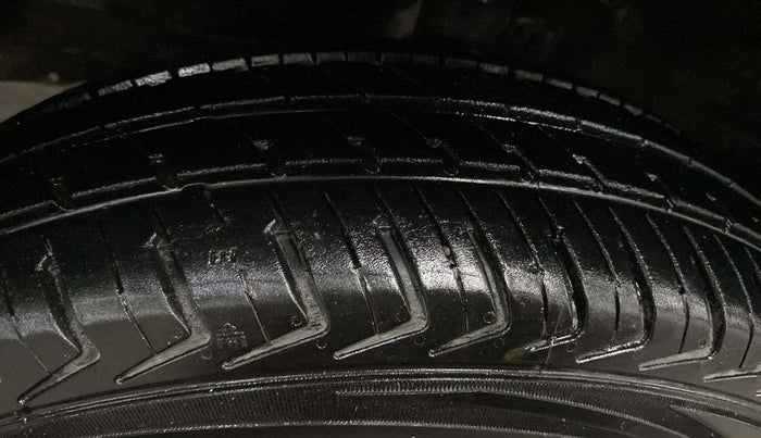 2013 Maruti Wagon R 1.0 LXI CNG, CNG, Manual, 96,226 km, Left Rear Tyre Tread