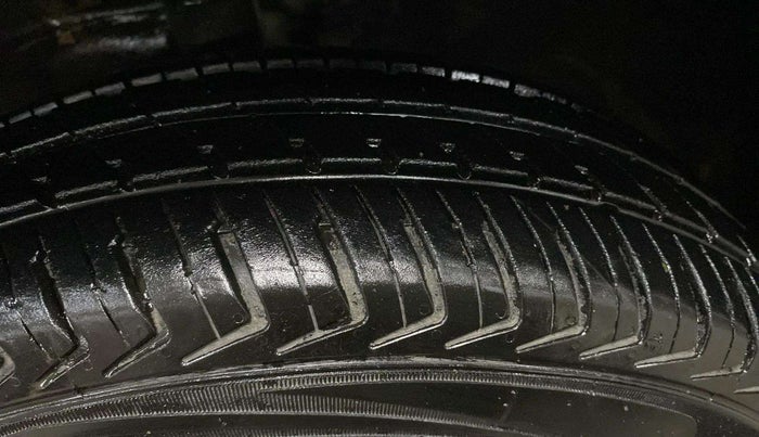 2013 Maruti Wagon R 1.0 LXI CNG, CNG, Manual, 96,226 km, Right Front Tyre Tread
