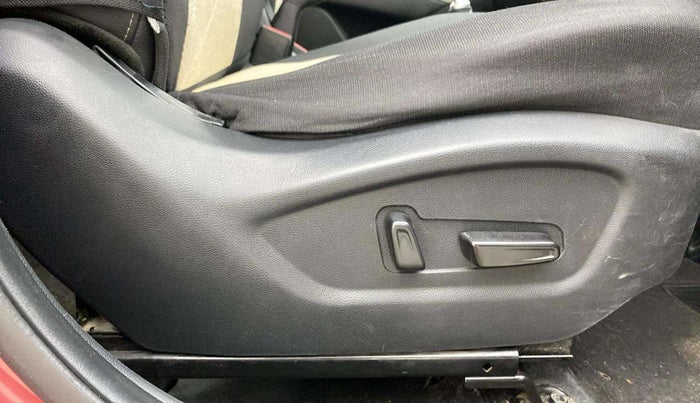 2018 Hyundai Creta SX (O) 1.6 DIESEL, Diesel, Manual, 89,568 km, Driver Side Adjustment Panel