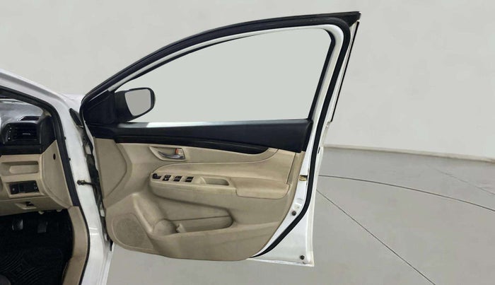 2017 Maruti Ciaz SIGMA DIESEL 1.3, Diesel, Manual, 81,593 km, RHS Front Door