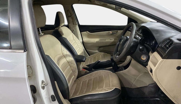 2017 Maruti Ciaz SIGMA DIESEL 1.3, Diesel, Manual, 81,593 km, Right Side Front Door Cabin