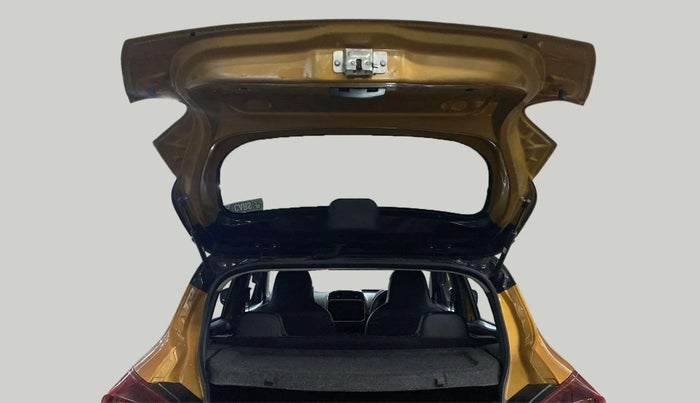 2024 Renault Kwid CLIMBER 1.0 AMT Dual Tone , Petrol, Automatic, 2,027 km, Boot Door Open