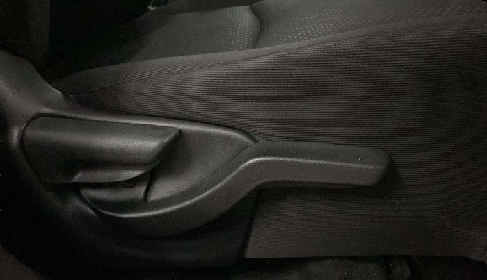 2018 Honda BR-V 1.5L I-VTEC V, Petrol, Manual, 61,068 km, Driver Side Adjustment Panel