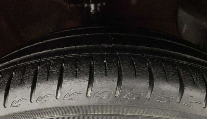 2021 Hyundai GRAND I10 NIOS ASTA AMT 1.2 KAPPA VTVT, Petrol, Automatic, 35,104 km, Right Front Tyre Tread