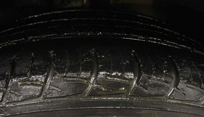 2018 Maruti Baleno DELTA PETROL 1.2, Petrol, Manual, 63,960 km, Left Rear Tyre Tread