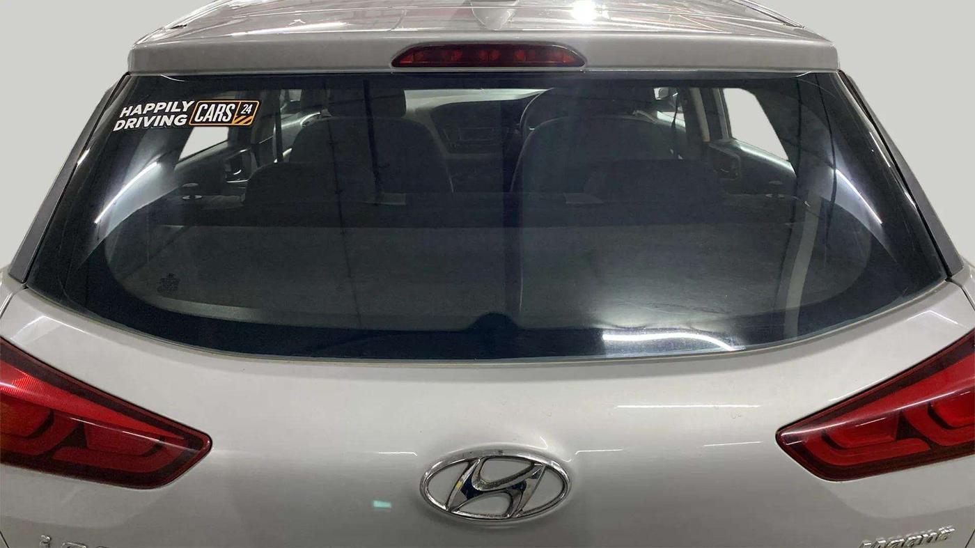 2014 Hyundai Elite i20 MAGNA 1.4 CRDI, Diesel, Manual, 75,568 km, Rear Windshield