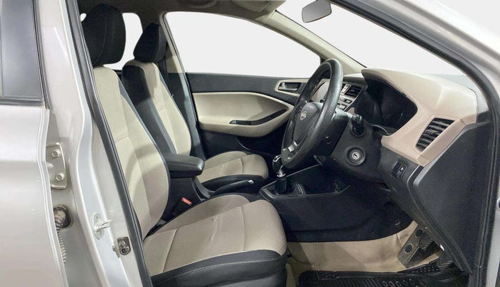 2014 Hyundai Elite i20 MAGNA 1.4 CRDI, Diesel, Manual, 75,519 km, Right Side Front Door Cabin