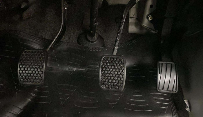 2020 Maruti Eeco 7 STR, Petrol, Manual, 27,260 km, Pedals