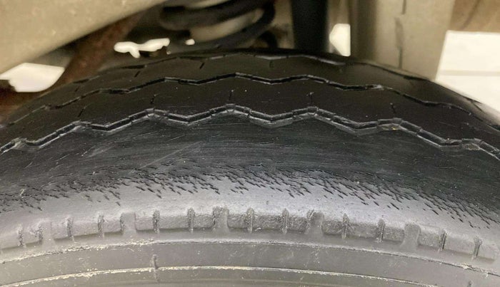 2020 Maruti Eeco 7 STR, Petrol, Manual, 27,260 km, Left Rear Tyre Tread