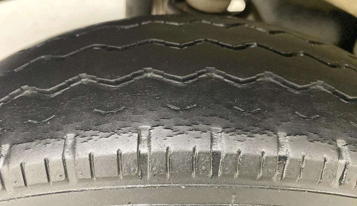 2020 Maruti Eeco 7 STR, Petrol, Manual, 27,260 km, Right Rear Tyre Tread