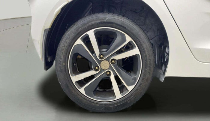 2020 Tata ALTROZ XZ PETROL, Petrol, Manual, 53,913 km, Right Rear Wheel
