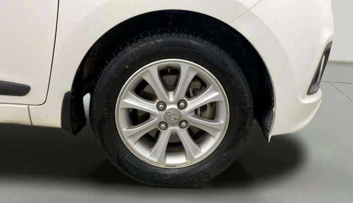 2015 Hyundai Grand i10 ASTA AT 1.2 KAPPA VTVT, Petrol, Automatic, 74,319 km, Right Front Wheel