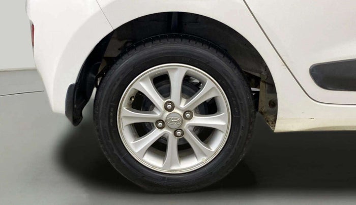 2015 Hyundai Grand i10 ASTA AT 1.2 KAPPA VTVT, Petrol, Automatic, 74,319 km, Right Rear Wheel