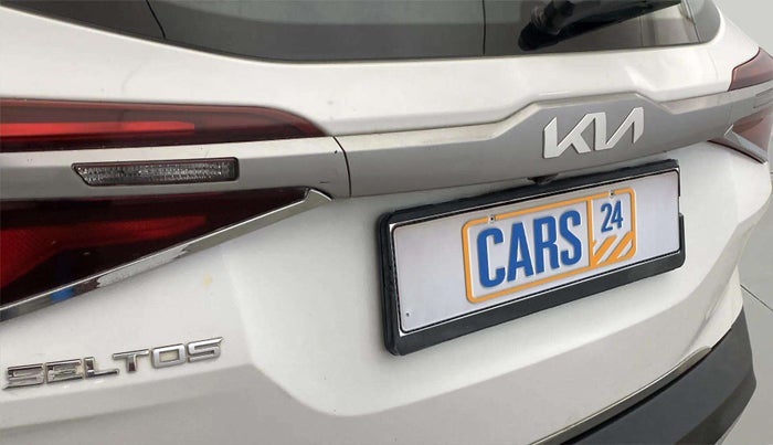 2021 KIA SELTOS HTK PLUS 1.5, Petrol, Manual, 68,097 km, Dicky (Boot door) - Minor scratches