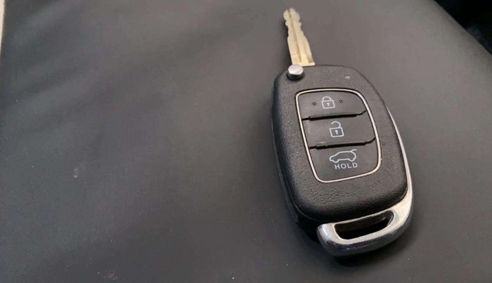 2023 Hyundai NEW I20 MAGNA 1.2 MT, Petrol, Manual, 18,642 km, Key Close Up