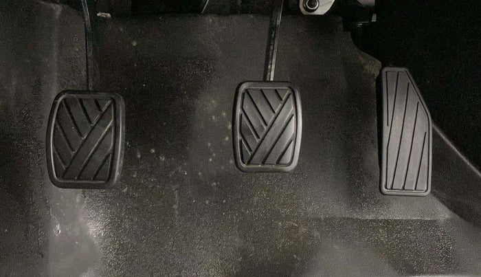 2022 Maruti New Wagon-R VXI 1.0, Petrol, Manual, 41,883 km, Pedals