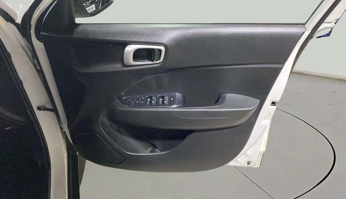2021 Hyundai VENUE SX 1.0 TURBO IMT, Petrol, Manual, 37,526 km, Driver Side Door Panels Control