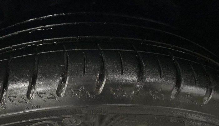 2017 Ford Ecosport TITANIUM+ 1.5L DIESEL, Diesel, Manual, 57,908 km, Left Front Tyre Tread