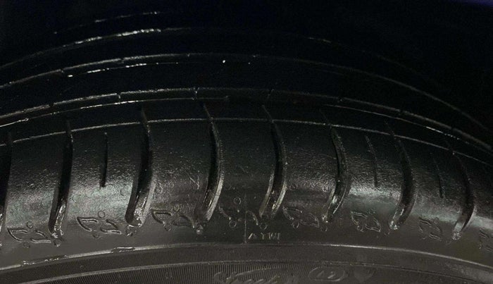 2017 Ford Ecosport TITANIUM+ 1.5L DIESEL, Diesel, Manual, 57,908 km, Right Front Tyre Tread