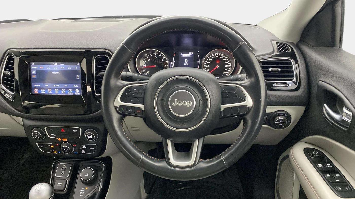 2018 Jeep Compass LIMITED 2.0 DIESEL 4X4, Diesel, Manual, 1,00,217 km, Steering Wheel Close Up