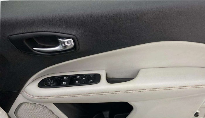 2018 Jeep Compass LIMITED 2.0 DIESEL 4X4, Diesel, Manual, 1,00,125 km, Driver Side Door Panels Control