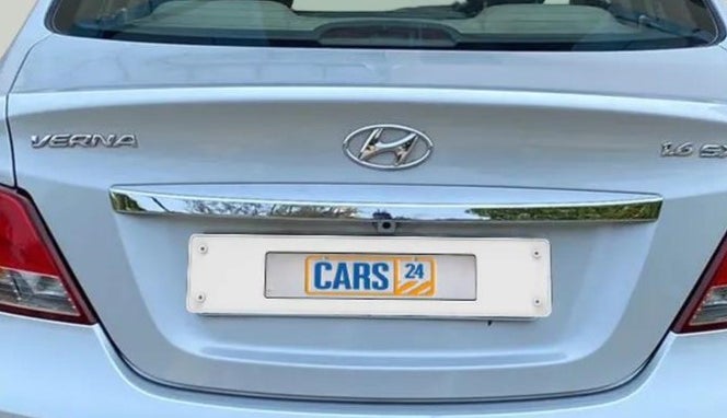 2016 Hyundai Verna 1.6 VTVT SX, Petrol, Manual, 52,054 km, Dicky (Boot door) - Minor scratches