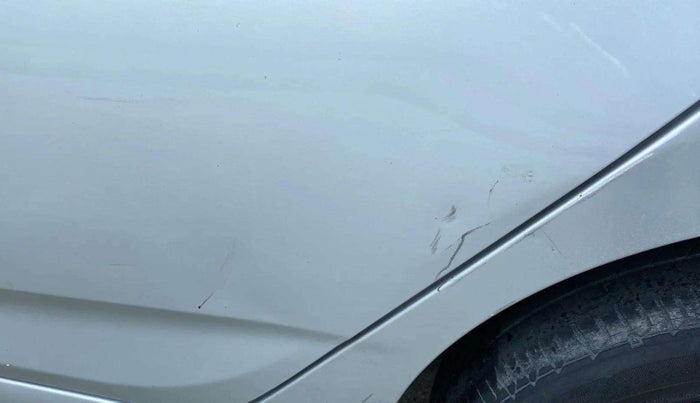2016 Hyundai Verna 1.6 VTVT SX, Petrol, Manual, 52,054 km, Rear left door - Minor scratches
